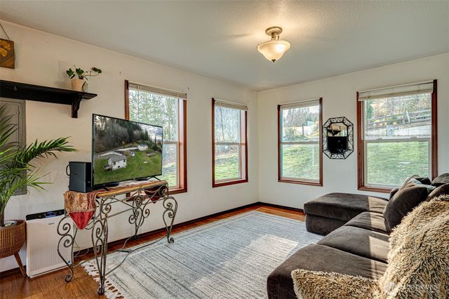 3900 NE 425th Street, Woodland, WA 98674