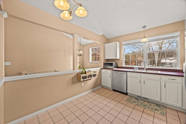 16 Paulette Ter, Plymouth, MA 02360