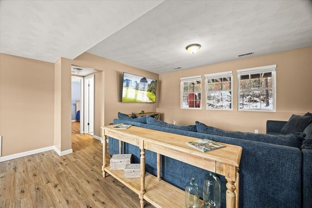 16 Paulette Ter, Plymouth, MA 02360