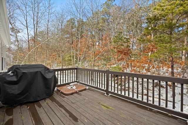 16 Paulette Ter, Plymouth, MA 02360