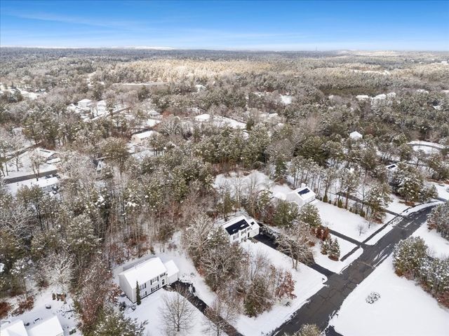 16 Paulette Ter, Plymouth, MA 02360