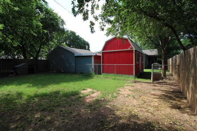 1813 DAYTON AVENUE, Wichita Falls, TX 76301