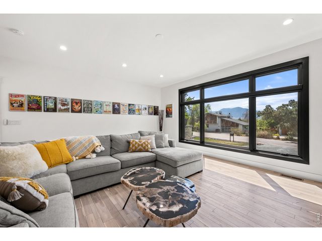 1118 Ravenwood Rd, Boulder, CO 80303