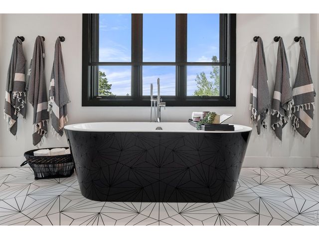 1118 Ravenwood Rd, Boulder, CO 80303