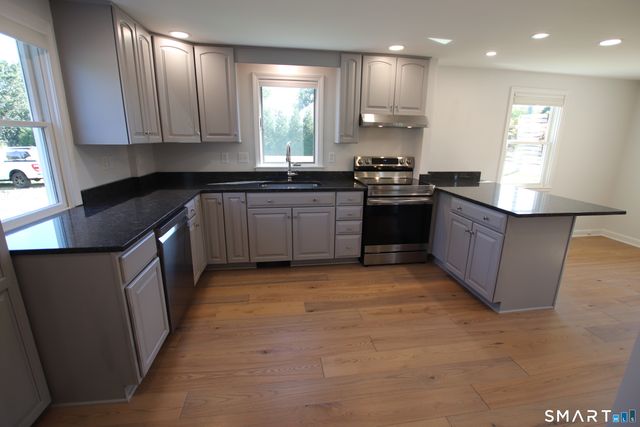 112 Pratt Street, Glastonbury, CT 06033