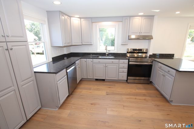 112 Pratt Street, Glastonbury, CT 06033