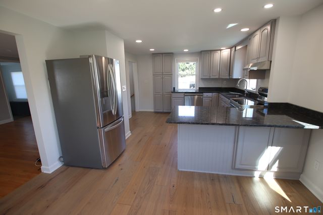 112 Pratt Street, Glastonbury, CT 06033