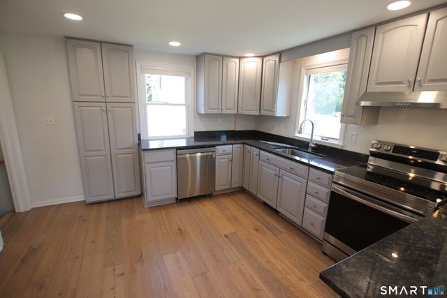112 Pratt Street, Glastonbury, CT 06033