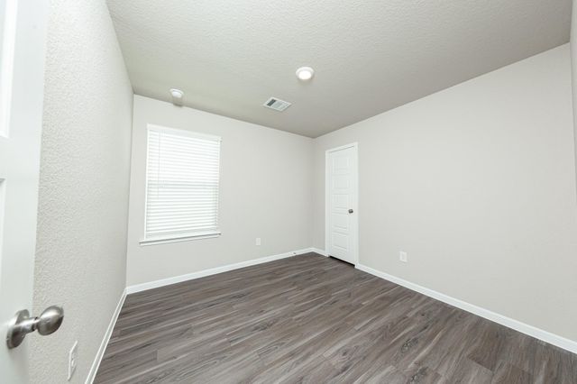 2111 Oakwood Terrace Drive, Houston, TX 77090