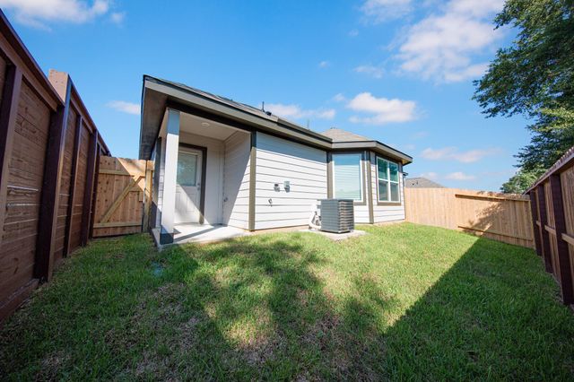 2111 Oakwood Terrace Drive, Houston, TX 77090