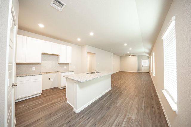 2111 Oakwood Terrace Drive, Houston, TX 77090