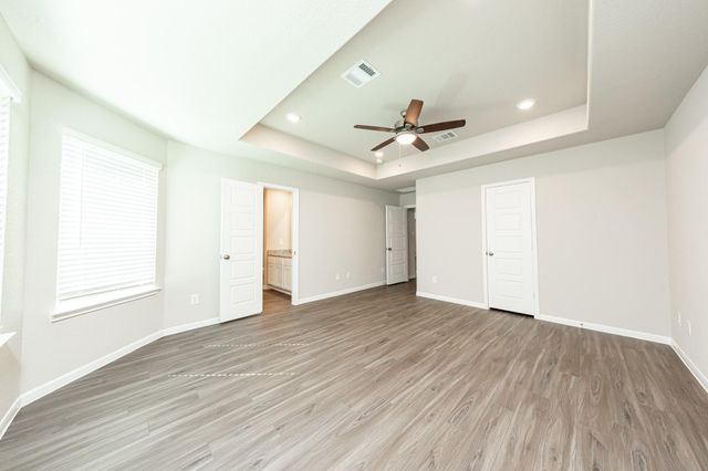 2111 Oakwood Terrace Drive, Houston, TX 77090