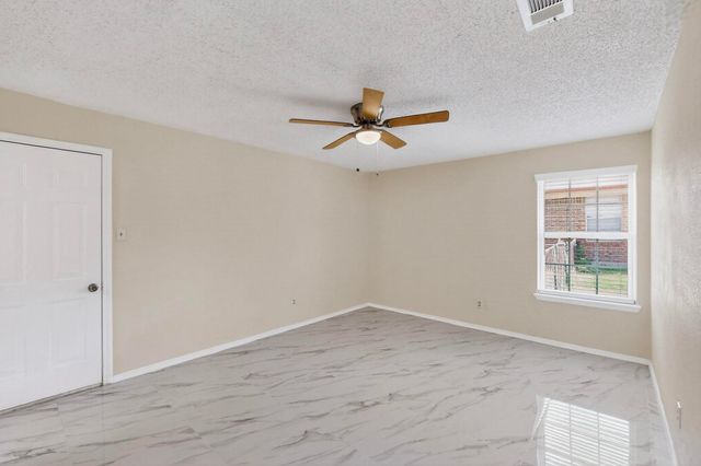 2707-2709 Petersburg Drive, Arlington, TX 76014
