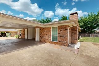 2707-2709 Petersburg Drive, Arlington, TX 76014