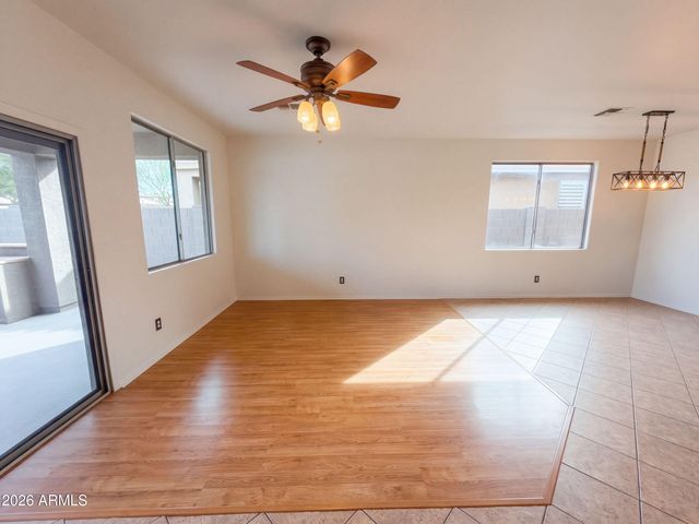 2464 W WARREN Drive, Anthem, AZ 85086