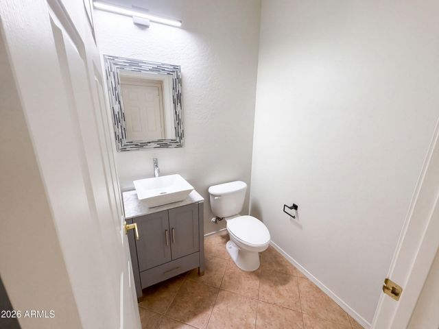 2464 W WARREN Drive, Anthem, AZ 85086