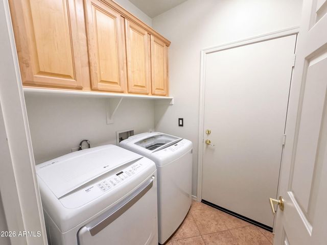 2464 W WARREN Drive, Anthem, AZ 85086