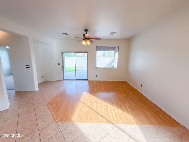 2464 W WARREN Drive, Anthem, AZ 85086