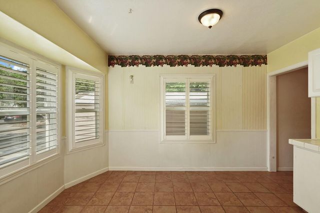 13710 E Church St, Lockeford, CA 95237