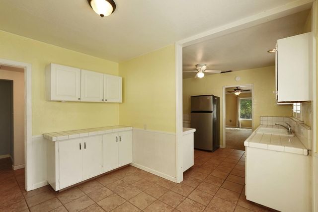 13710 E Church St, Lockeford, CA 95237