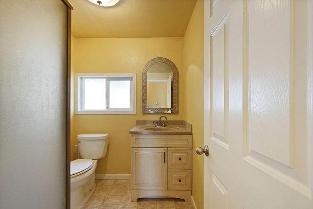 13710 E Church St, Lockeford, CA 95237