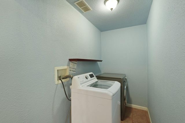 13710 E Church St, Lockeford, CA 95237