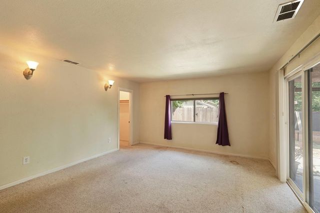 13710 E Church St, Lockeford, CA 95237