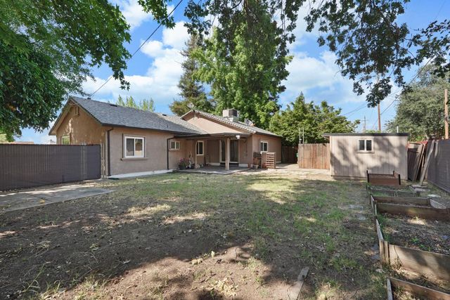 13710 E Church St, Lockeford, CA 95237