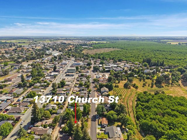 13710 E Church St, Lockeford, CA 95237