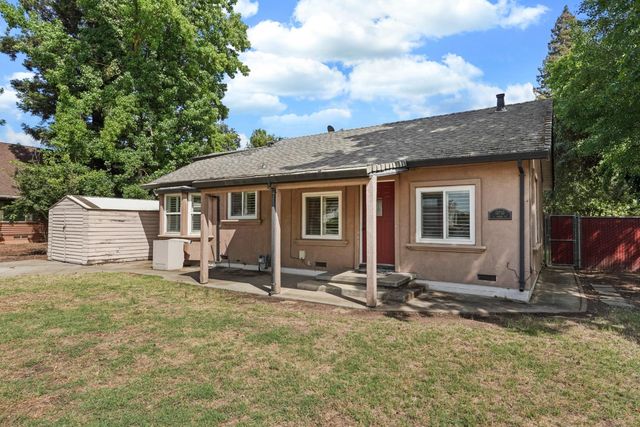 13710 E Church St, Lockeford, CA 95237