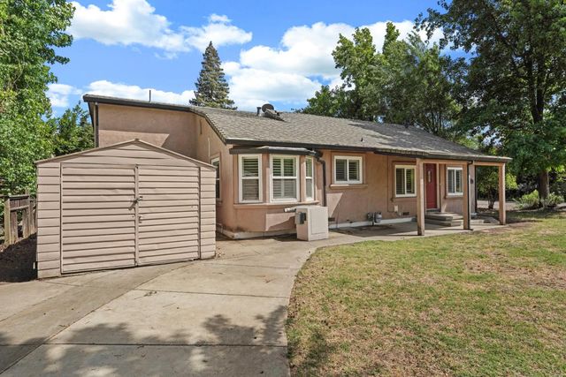 13710 E Church St, Lockeford, CA 95237