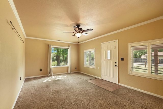 13710 E Church St, Lockeford, CA 95237