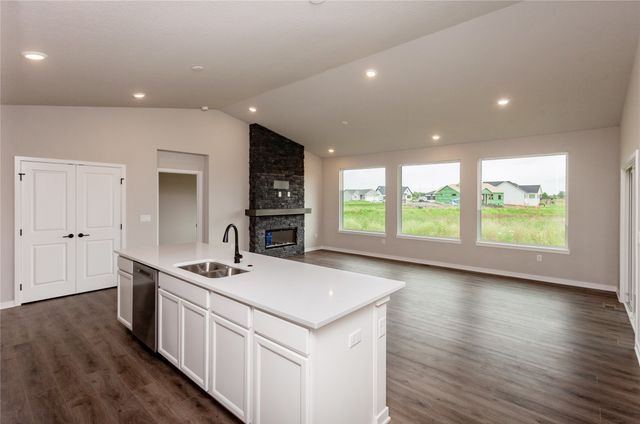 9445 NW 82nd Avenue, Johnston, IA 50131