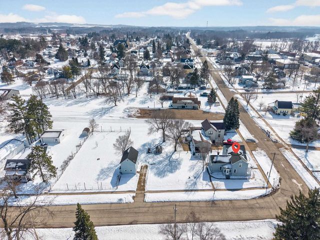 210 N Farmer Street, Princeton, WI 54968