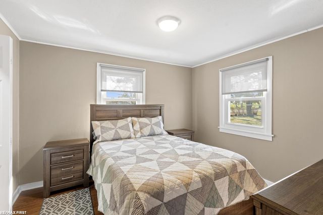 1060 S Kalamazoo Avenue, Marshall, MI 49068