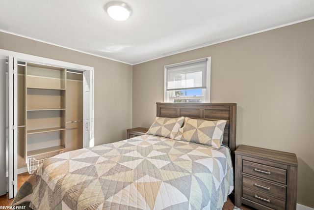 1060 S Kalamazoo Avenue, Marshall, MI 49068