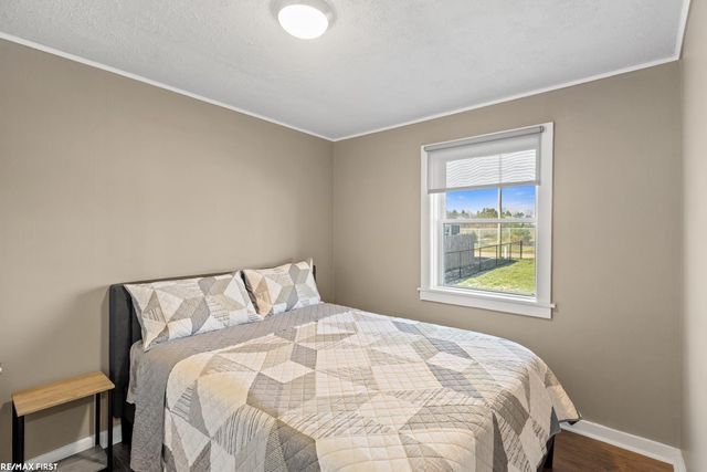 1060 S Kalamazoo Avenue, Marshall, MI 49068