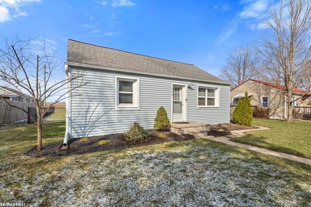 1060 S Kalamazoo Avenue, Marshall, MI 49068