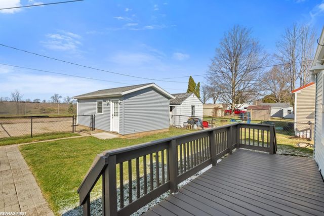 1060 S Kalamazoo Avenue, Marshall, MI 49068