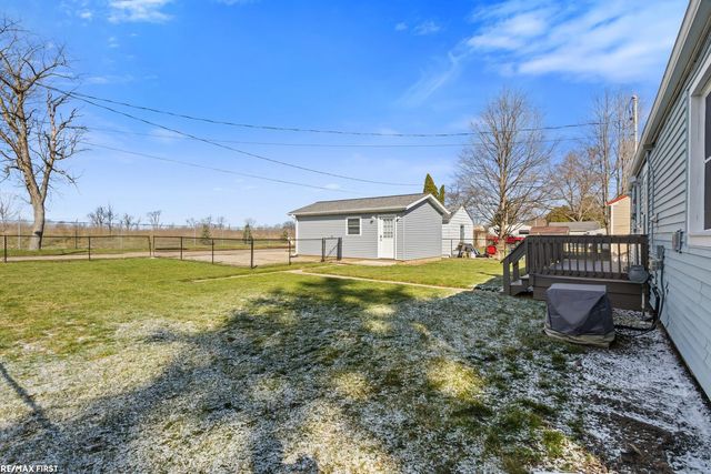 1060 S Kalamazoo Avenue, Marshall, MI 49068