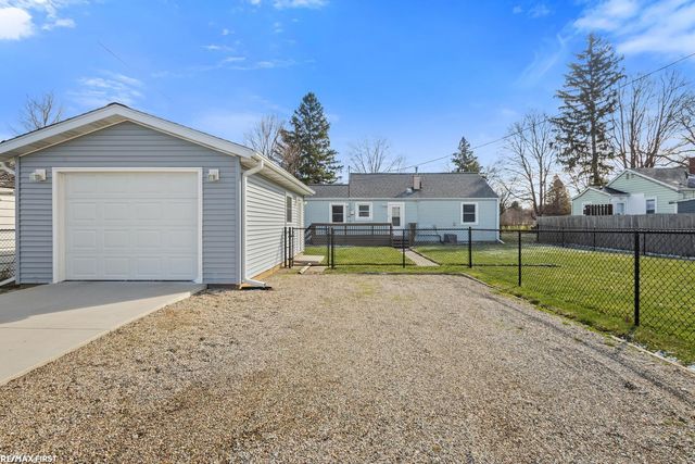 1060 S Kalamazoo Avenue, Marshall, MI 49068