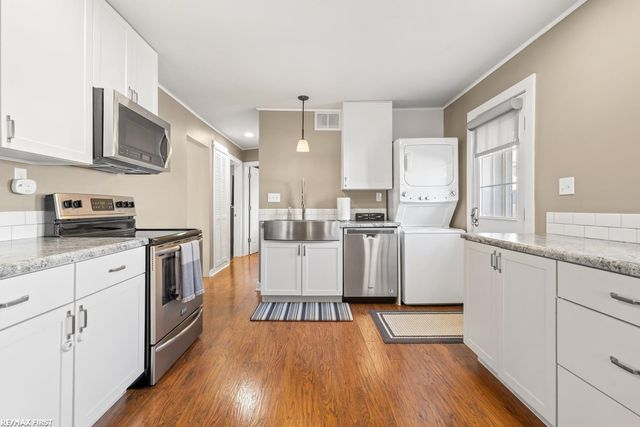 1060 S Kalamazoo Avenue, Marshall, MI 49068