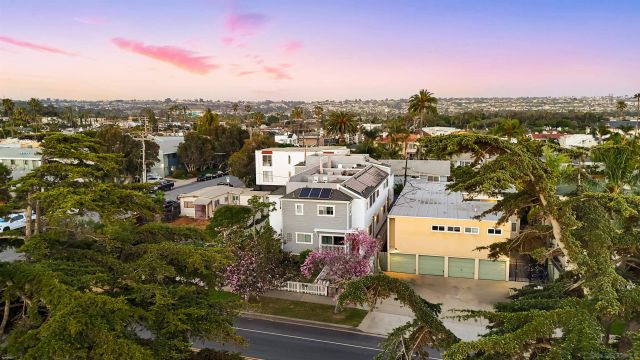 4083 Lamont Street, San Diego, CA 92109