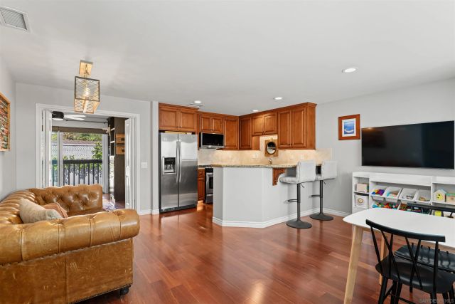 4083 Lamont Street, San Diego, CA 92109