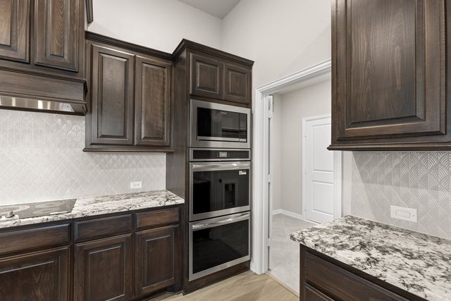 1315 Woodpecker Lane, Mansfield, TX 76063