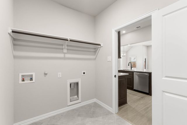1315 Woodpecker Lane, Mansfield, TX 76063