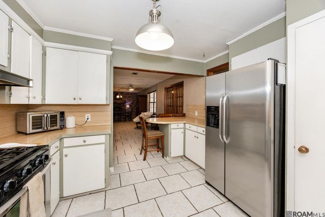 445 Venzule Dr, Brusly, LA 70719