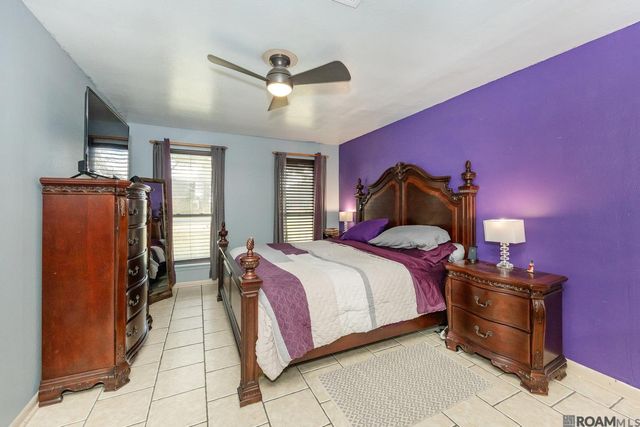 445 Venzule Dr, Brusly, LA 70719