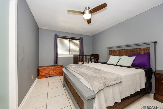 445 Venzule Dr, Brusly, LA 70719