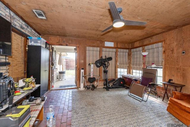 445 Venzule Dr, Brusly, LA 70719